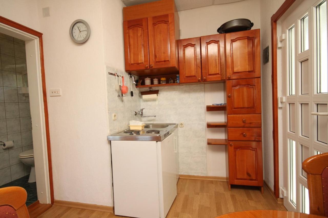 Apartments With A Parking Space Preko, Ugljan - 8224 Экстерьер фото