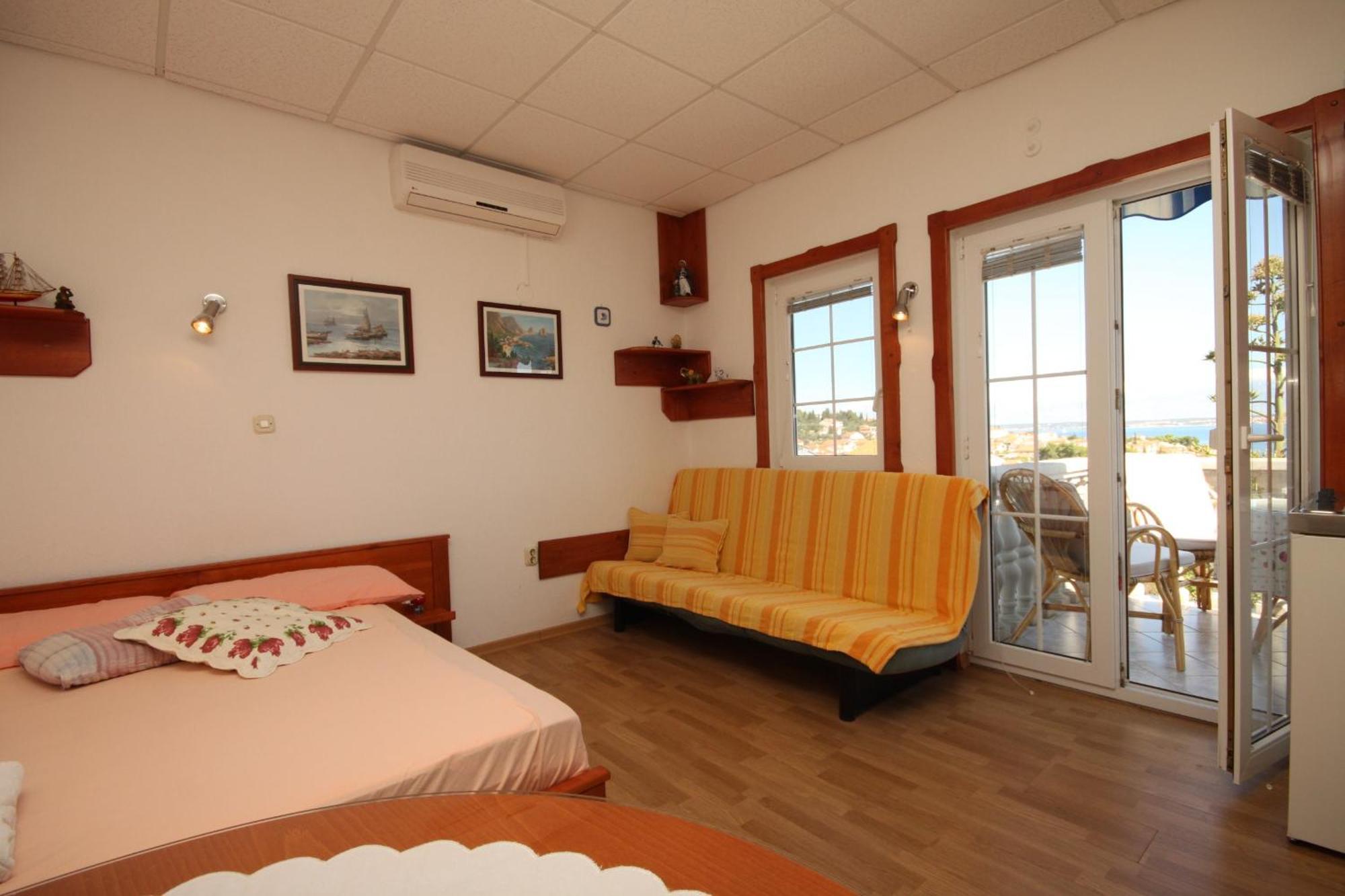 Apartments With A Parking Space Preko, Ugljan - 8224 Номер фото