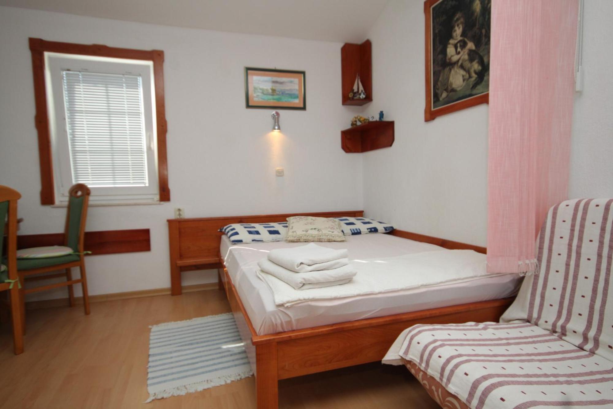 Apartments With A Parking Space Preko, Ugljan - 8224 Номер фото